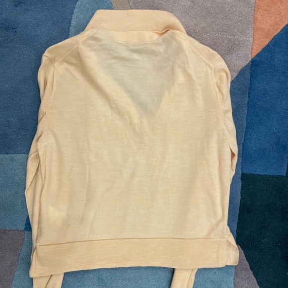 Merino wool pastel peach collared sweater - Picture 2 of 4